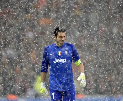 开云体育下载-塞维利亚对阵罗马，李刚仁的杀伤艺术与足球的暴力美学