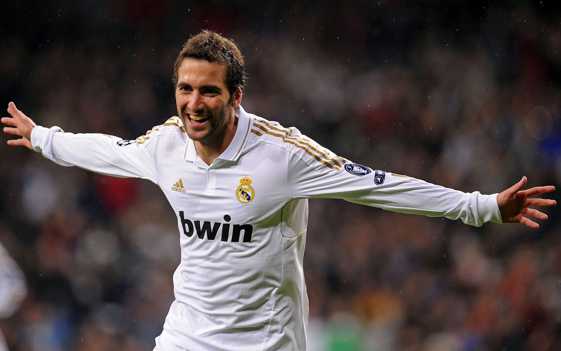 秘鲁对阵塞维利亚，布鲁诺，在安第斯山与瓜达尔基维尔河之间筑起攻防转换的桥梁