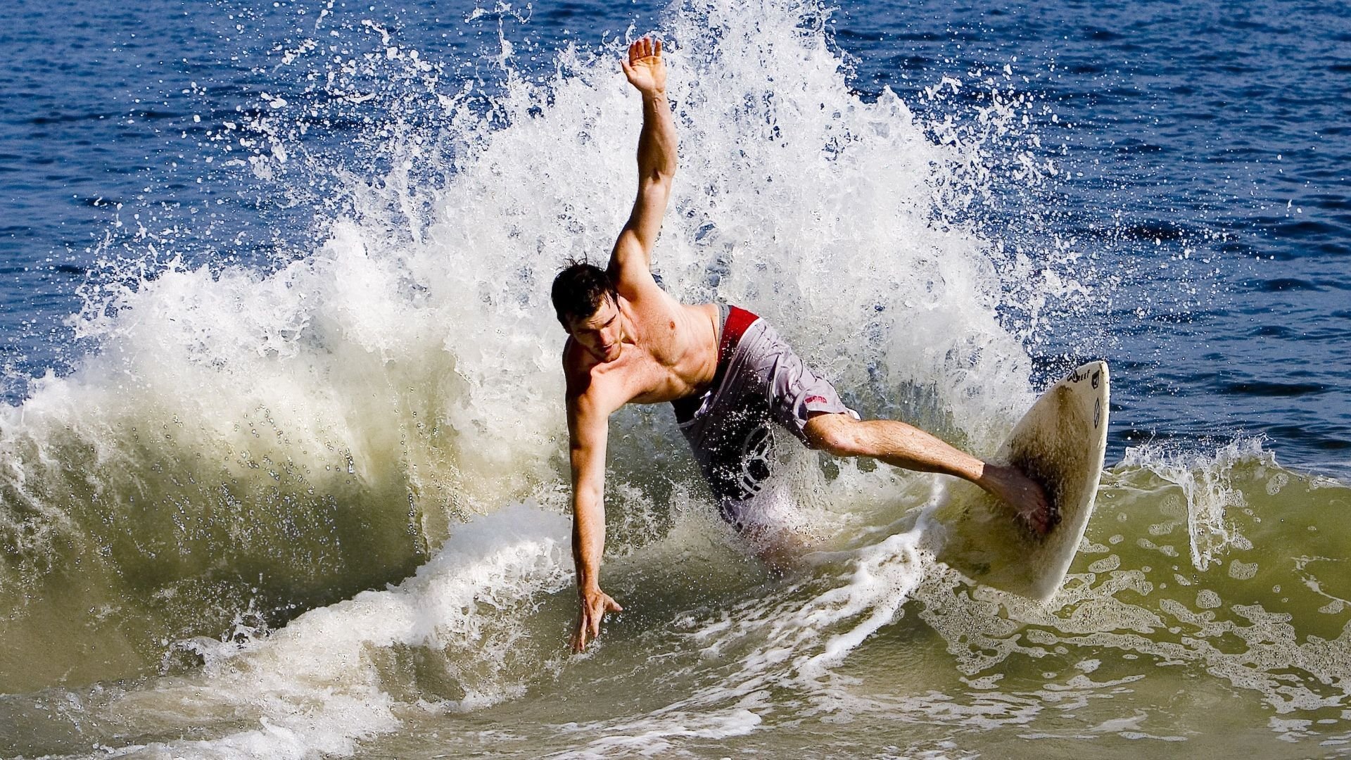 深圳队踏平步行者，浓眉成为关键先生